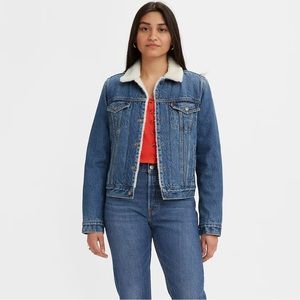 Levi’s Women’s Sherpa Jean Jacket (NWOT) Size XS